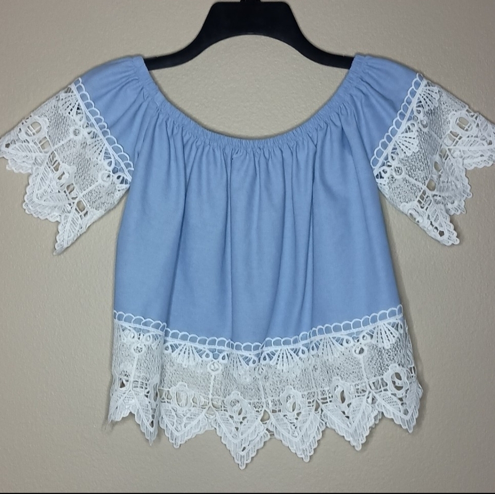New Look Lace Trim Crop Top
